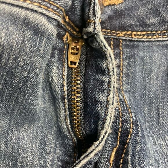 MAURICES Women’s Distressed Jeans‎ Blue Size 10 Long Light Wash, - Picture 7 of 13